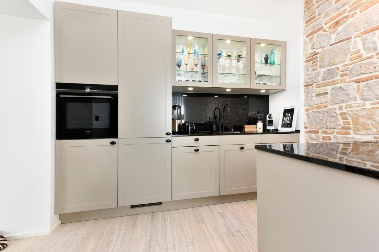 Luxury Apartment Sunce ロヴィニ エクステリア 写真