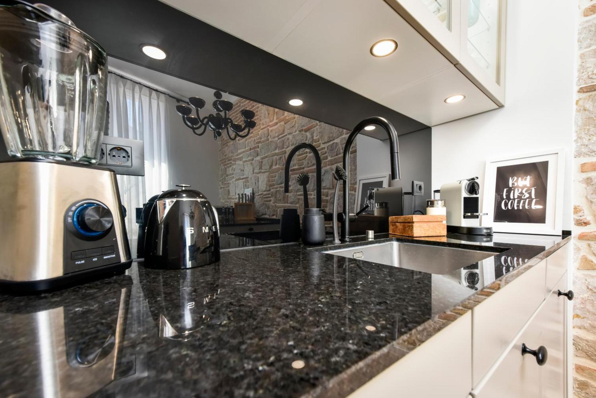 Luxury Apartment Sunce ロヴィニ エクステリア 写真